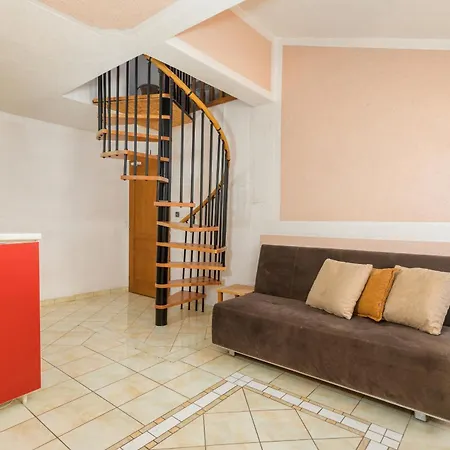And With Parking Space - 13742 Guest house Fazana