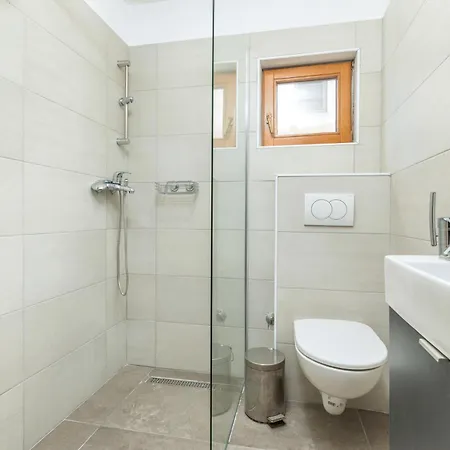 Guest house And With Parking Space - 13742 Fazana