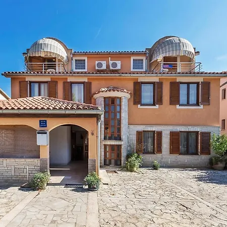 Guest house And With Parking Space - 13742