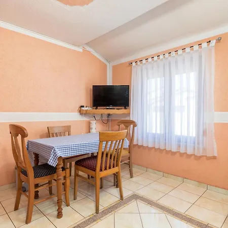 And With Parking Space - 13742 Guest house