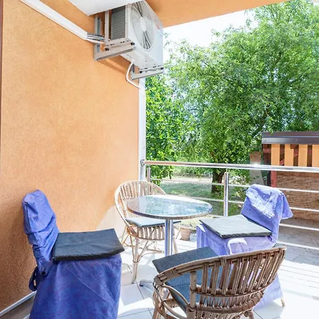 Guest house And With Parking Space - 13742