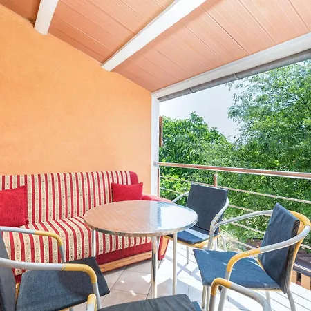 And With Parking Space - 13742 Guest house 3*