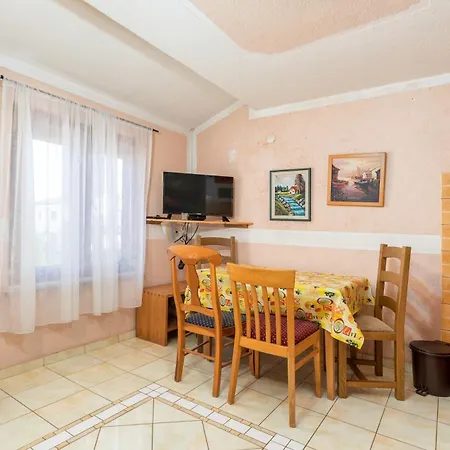 And With Parking Space - 13742 Guest house Fazana