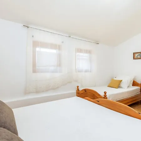 And With Parking Space - 13742 Guest house